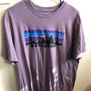 Patagonia XL slim fit mountain tee
